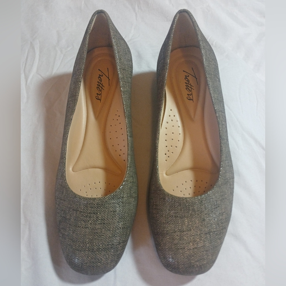 Trotters Brown Taupe Gray Tweed Print Low Wedge Leather Heel Shoes Size 7.5W